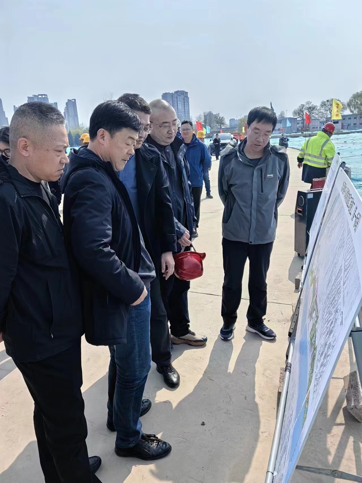 領(lǐng)導(dǎo)1.jpg 領(lǐng)導(dǎo)1.jpg